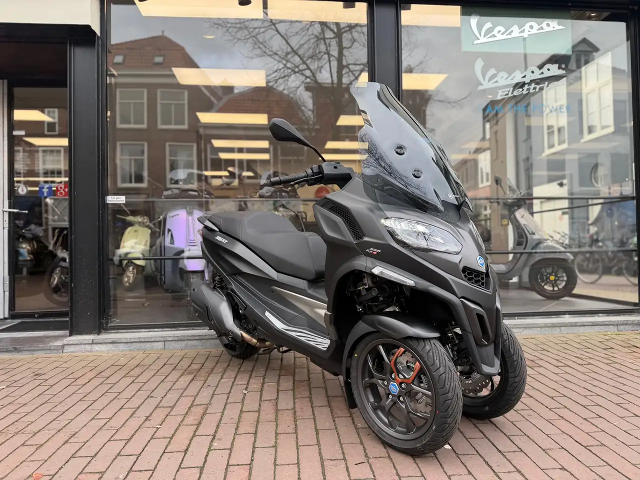 Piaggio MP3 530