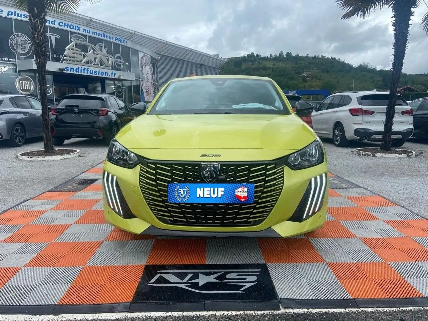 Peugeot 208 100 BV6 ALLURE Caméra 360Â° Angles Morts Vert - 2