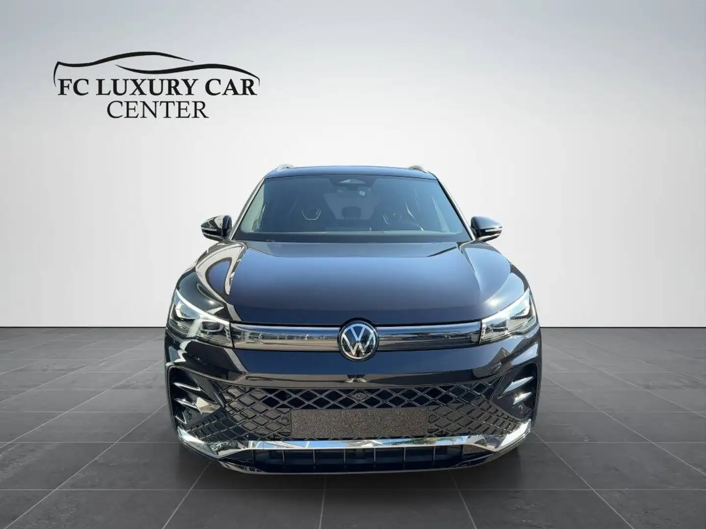 Volkswagen Tiguan 2.0 tdi R-Line 150cv dsg PREZZO E.IVA Nero - 2