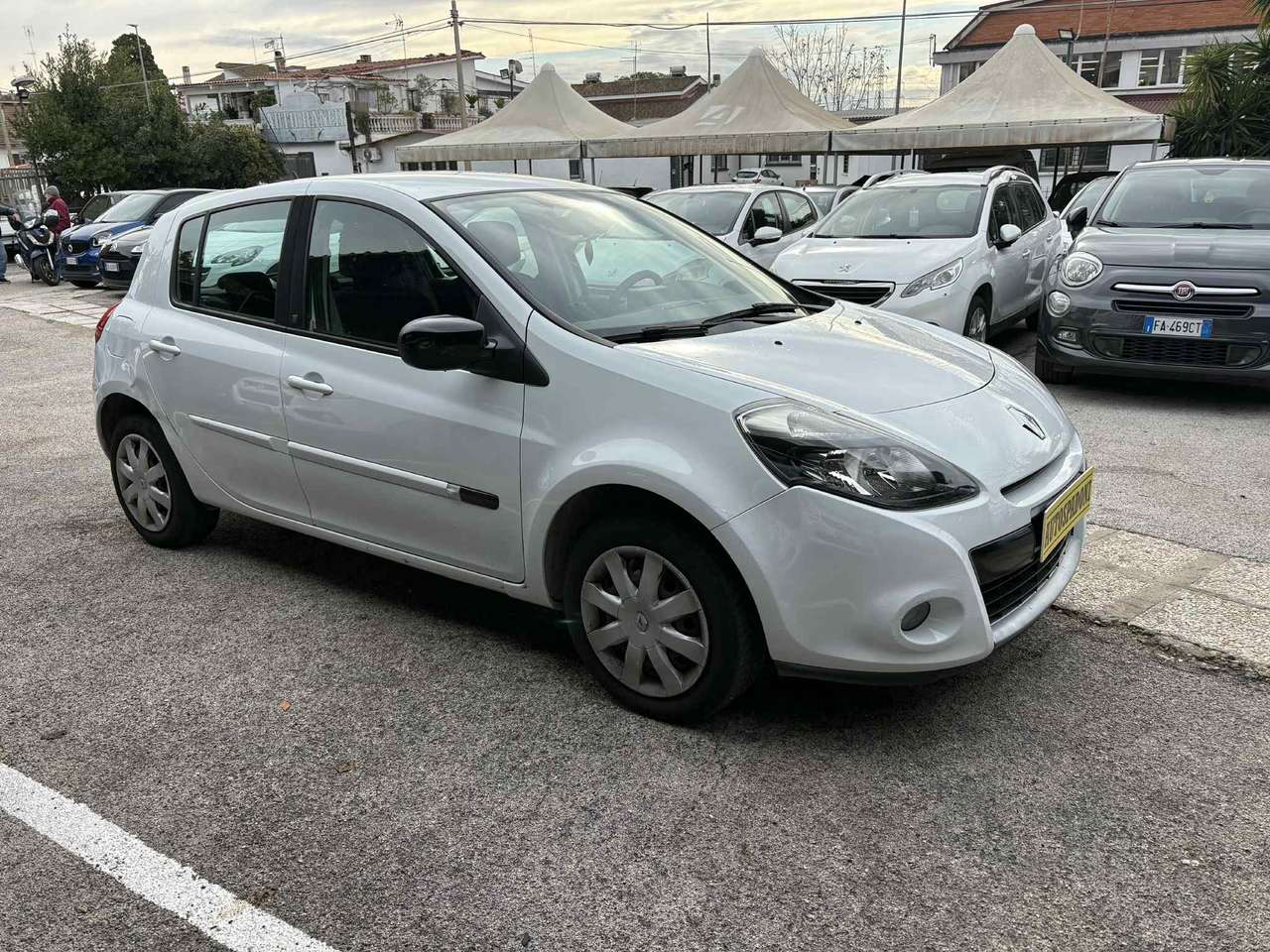 Renault Clio Clio III 2010 5p 1.2 16v Dynamique AUTOMATICA