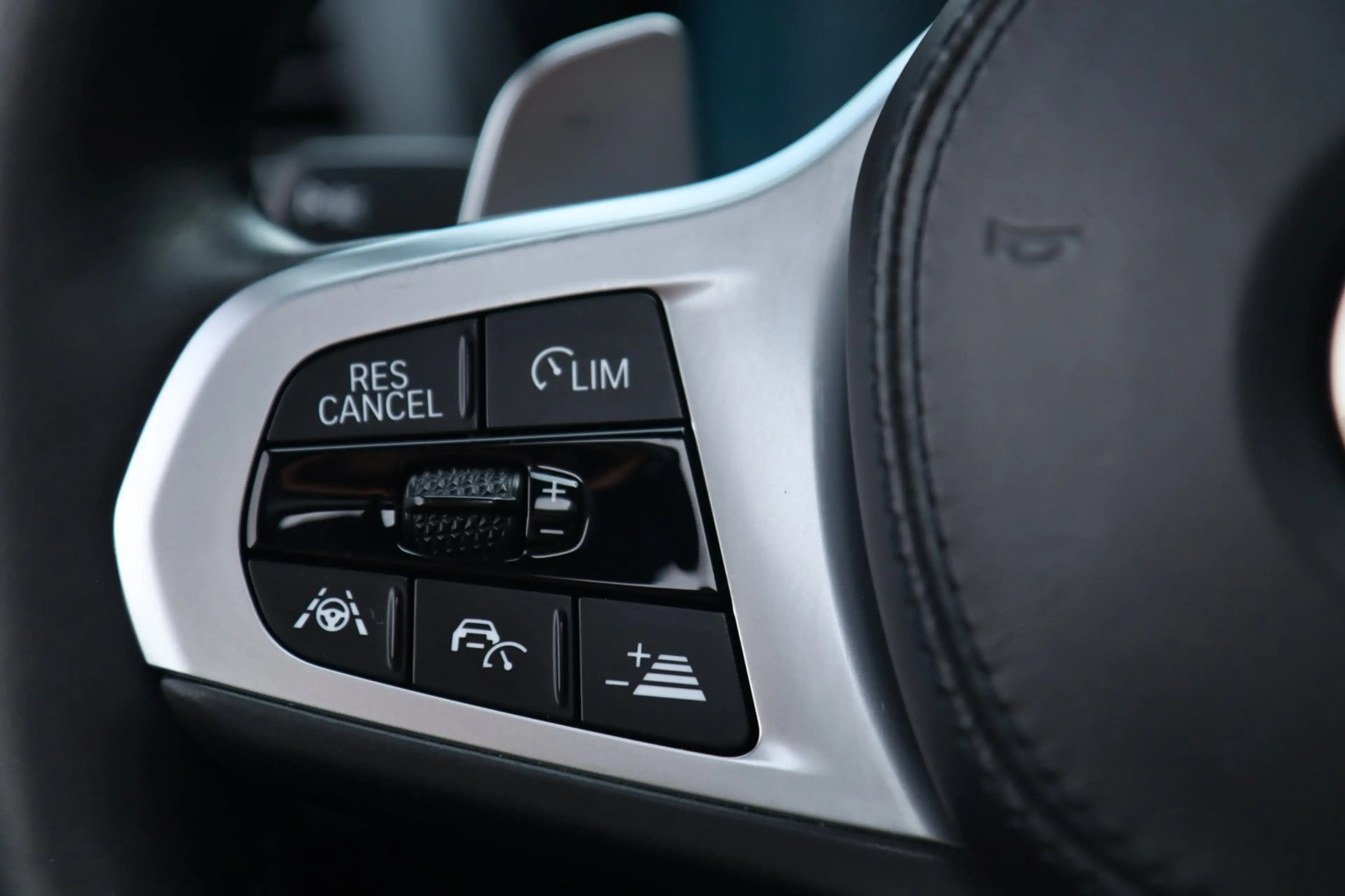 BMW X4 XDrive20i M Sport / PANO / MEMORY / HUD / 360 / AC — photo 12