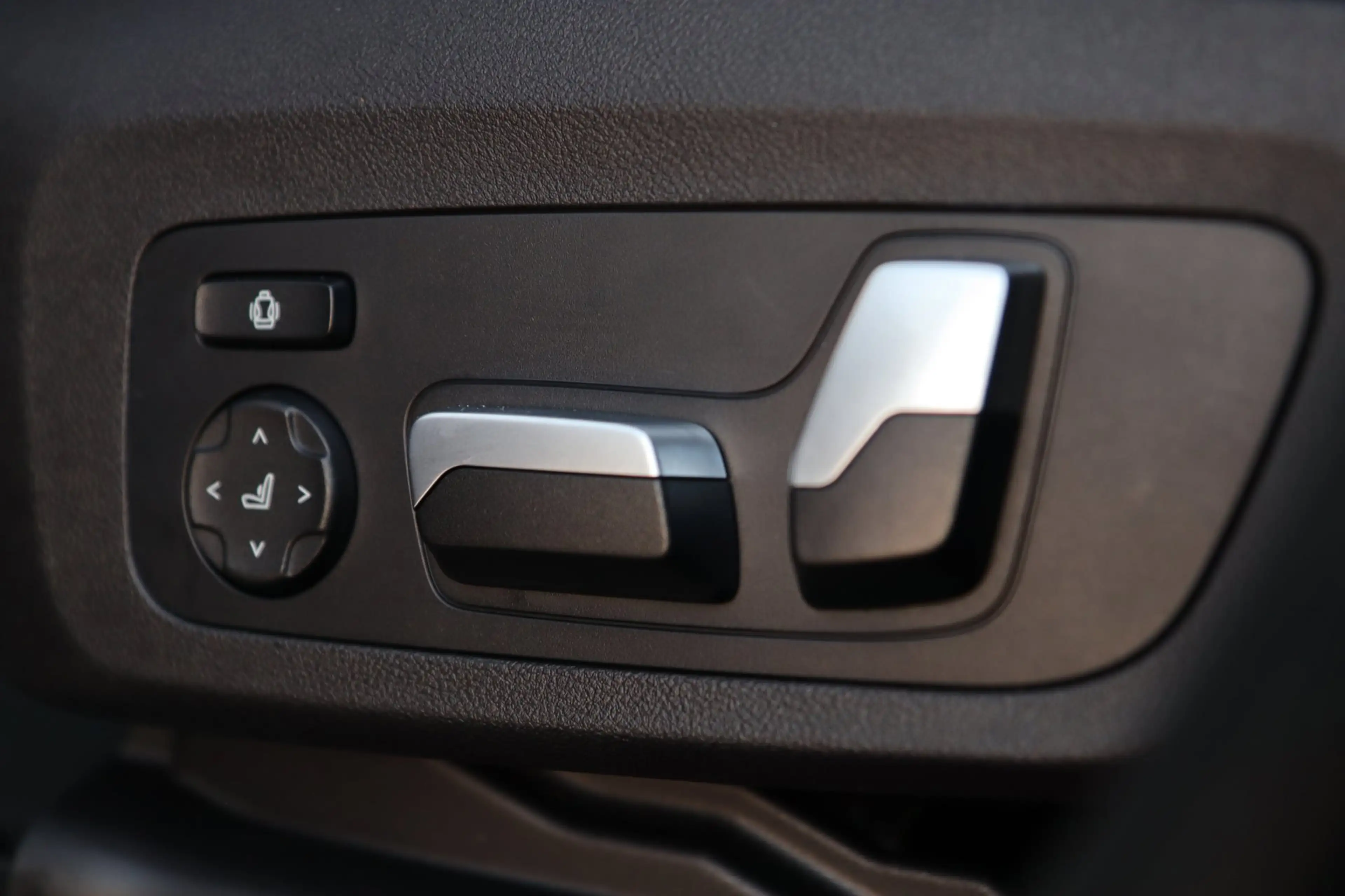 BMW X4 XDrive20i M Sport / PANO / MEMORY / HUD / 360 / AC — photo 14