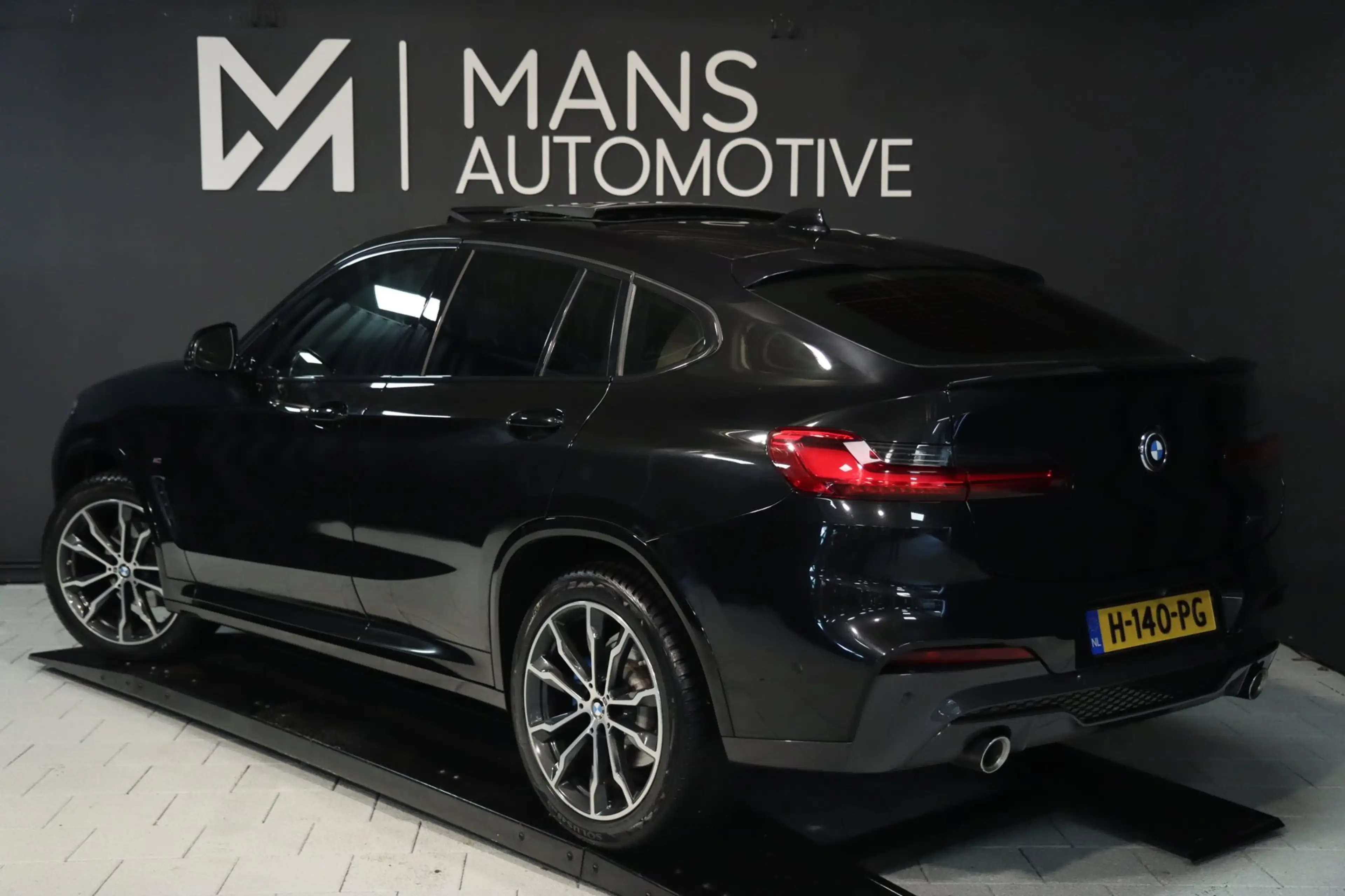 BMW X4 XDrive20i M Sport / PANO / MEMORY / HUD / 360 / AC — photo 5