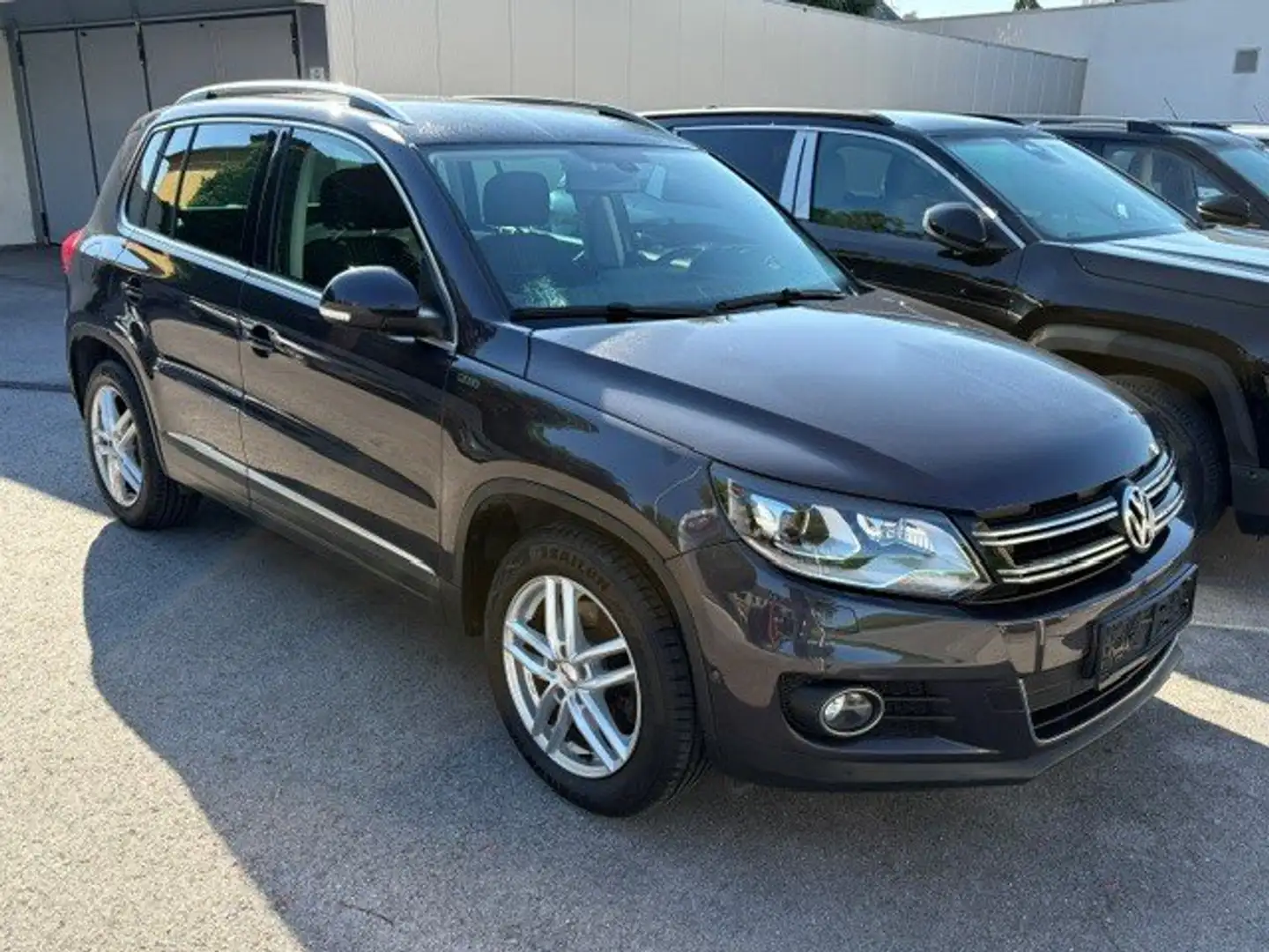 Volkswagen Tiguan Lounge Sport Grau - 2