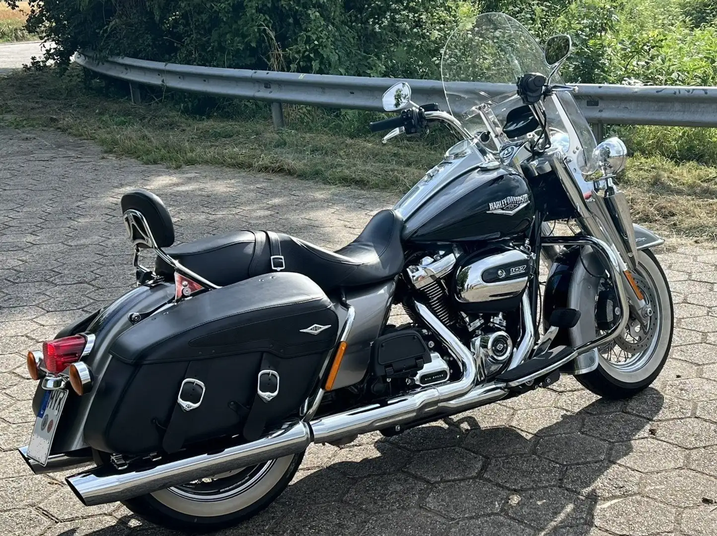 Harley-Davidson Road King - 1