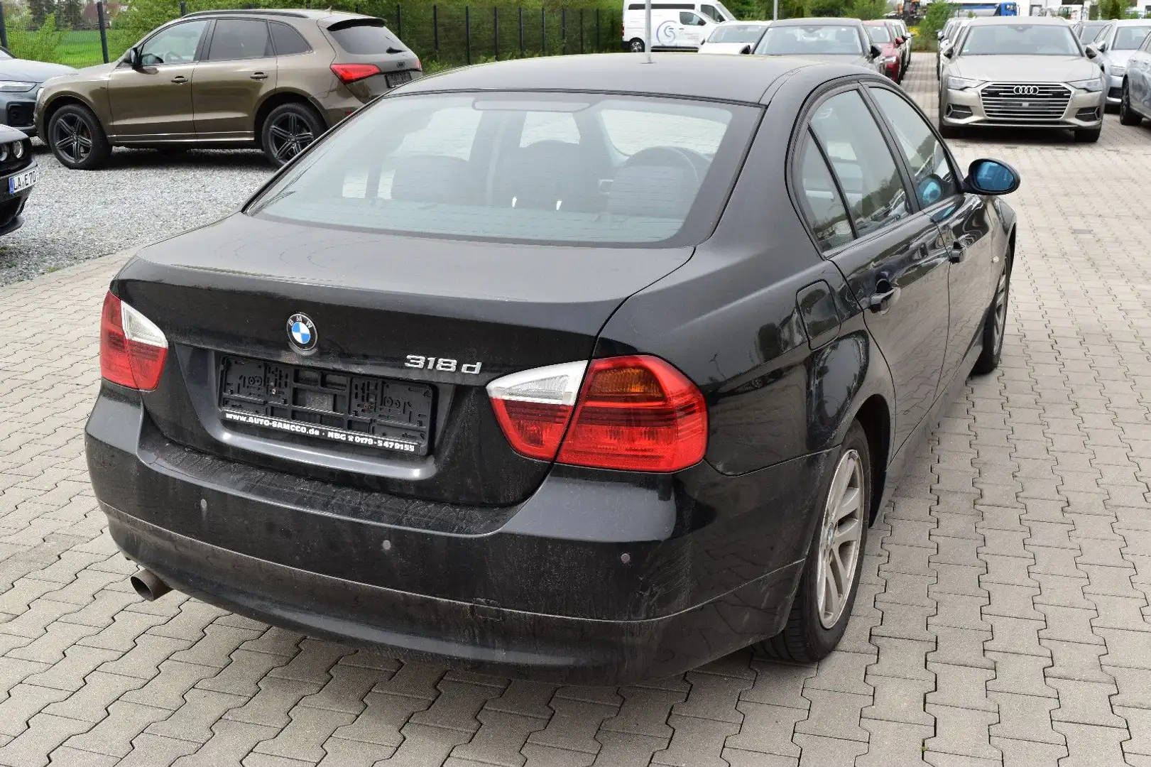 BMW 318 d Schalter Limousine Tempomat~Sitzheizung~PDC Noir - 2