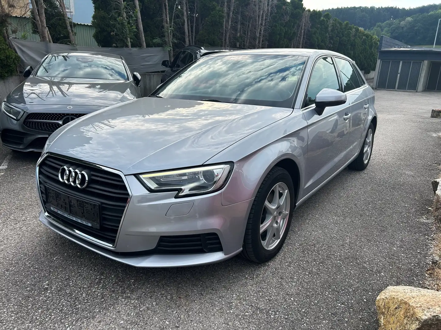 Audi A3 SB 1.6 TDI NAVI, KLIMA, PDC, XENON, TEMPOMAT Silber - 1