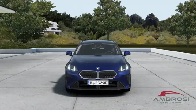 BMW 1 Series view 4