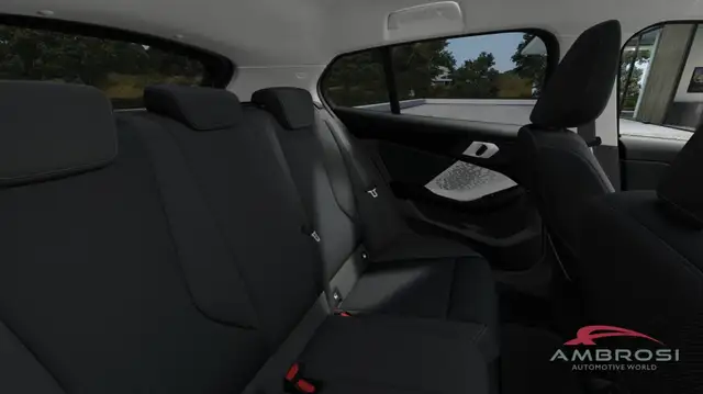 BMW 1 Series view 13
