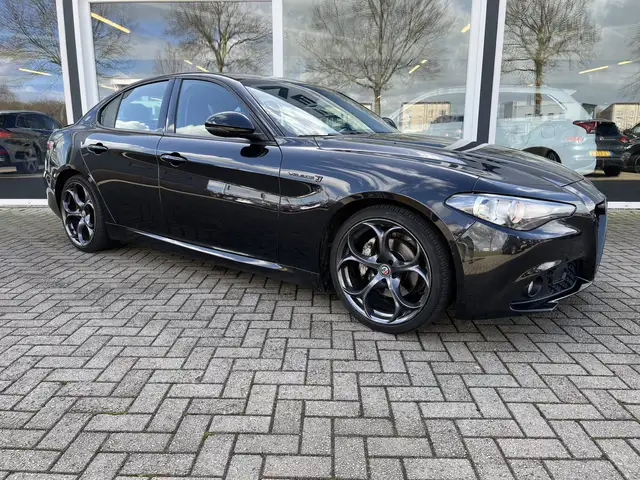 Alfa Romeo Giulia 2.2 Eco Business 19 inch / Akrapovic / Airco / Cru