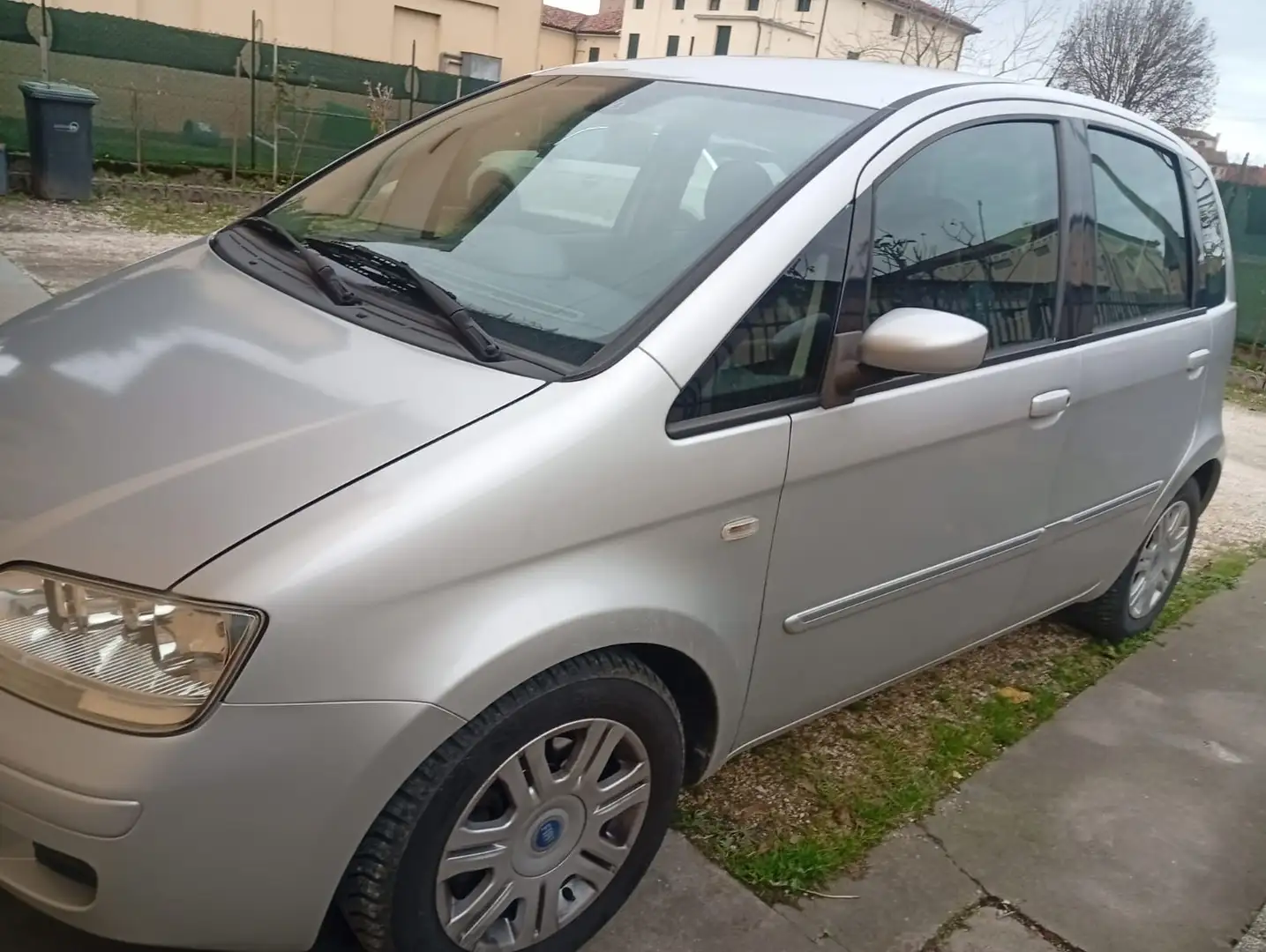 Fiat Idea 1.3 mjt 16v Emotion 90cv - 1