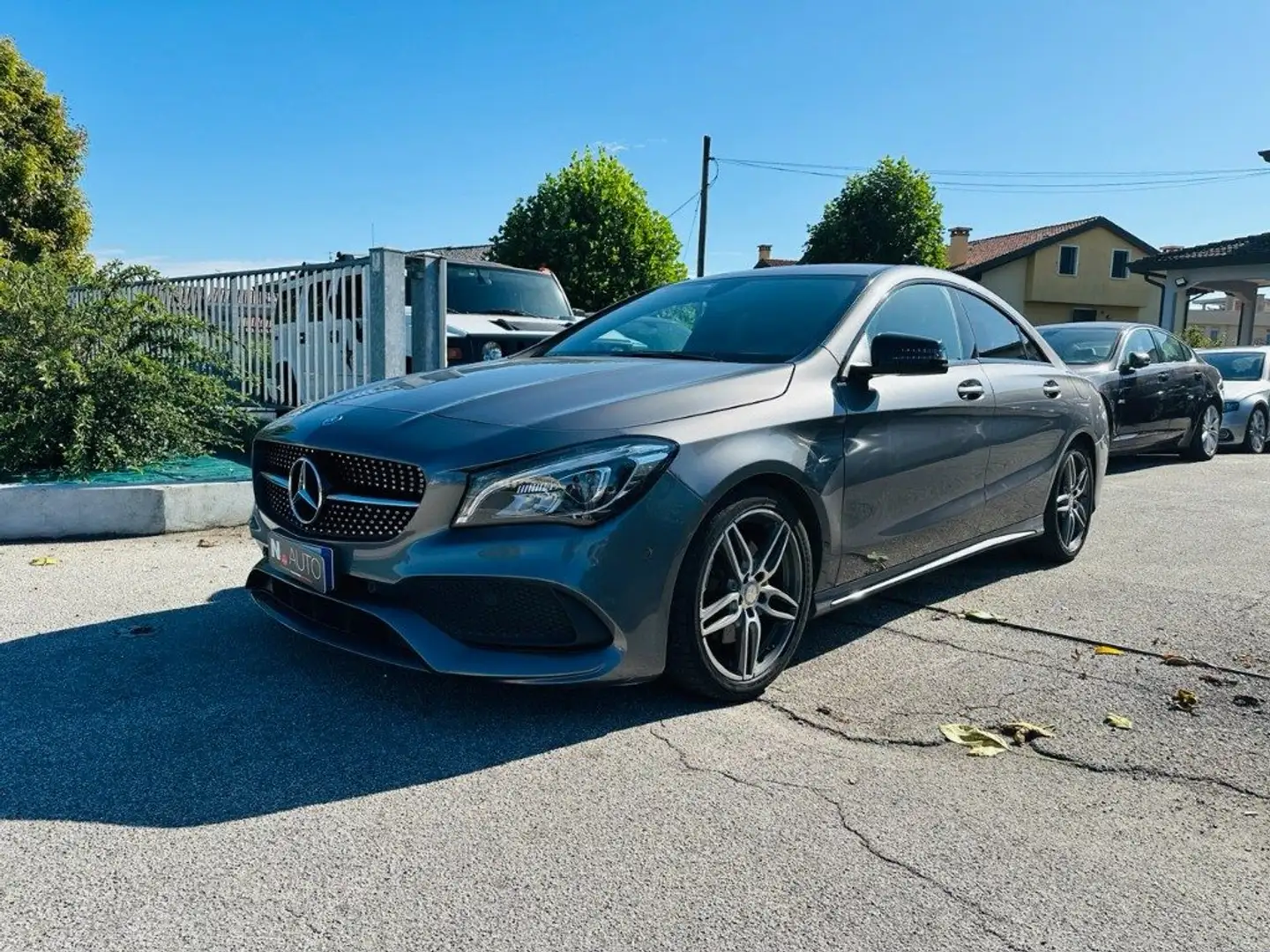 Mercedes-Benz CLA 220 d Automatic Premium Grau - 1