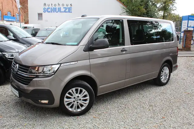 Volkswagen T6 Multivan 150PS DSG Navi AHK PDC 7 Sitzer