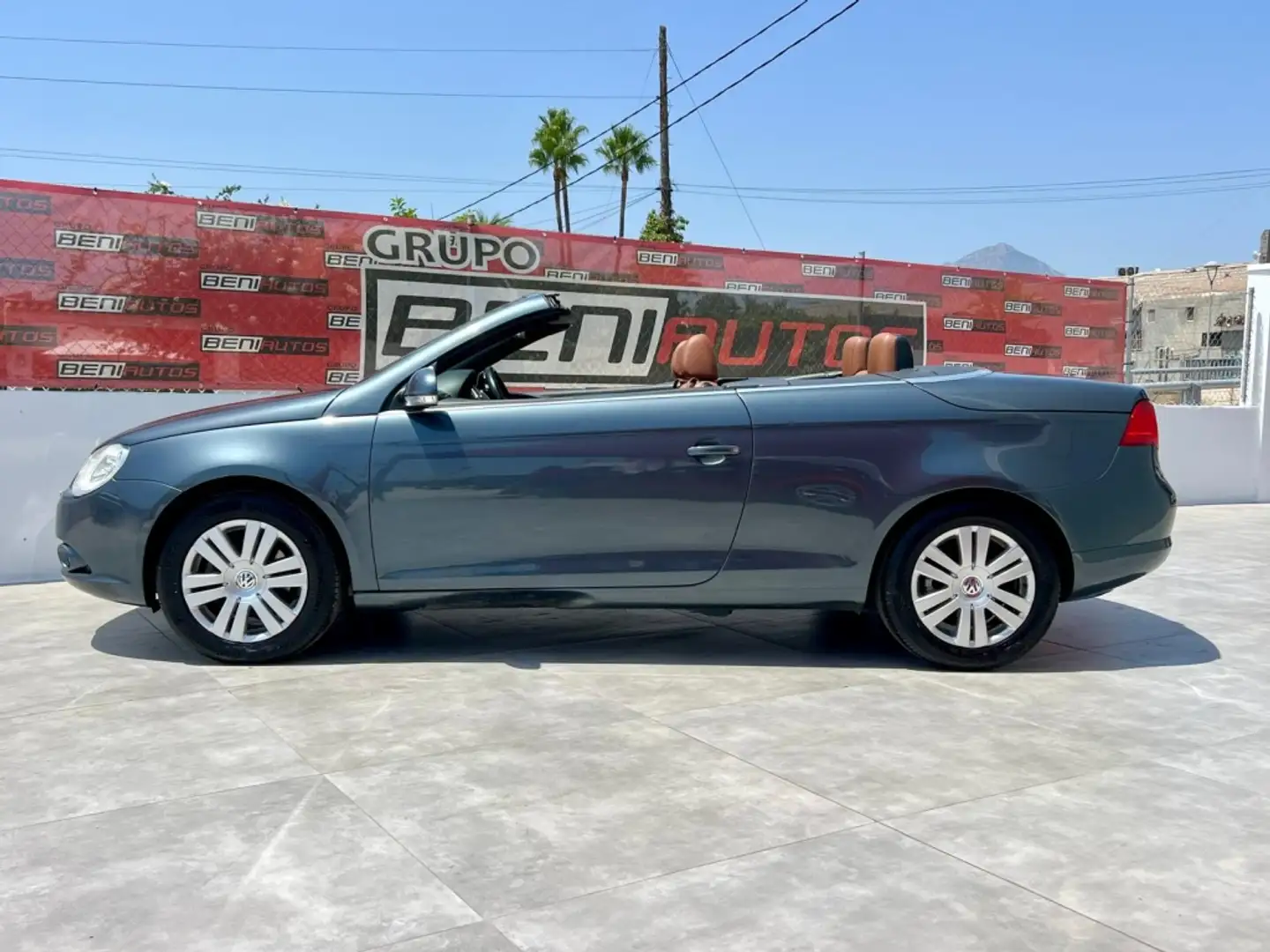 Volkswagen Eos 2.0 FSI Individual Gris - 2