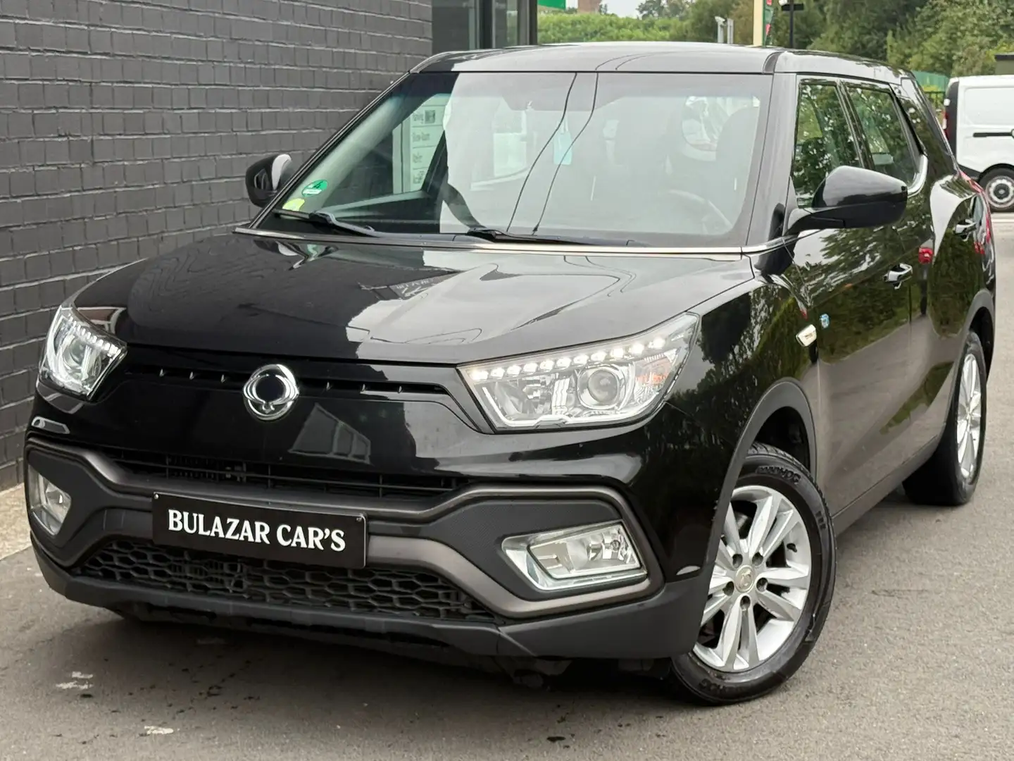 SsangYong XLV XLV 1.6 e-XDi 2WD Crystal*1 ERMAIN*CARNET*GARANTIE Negru - 1