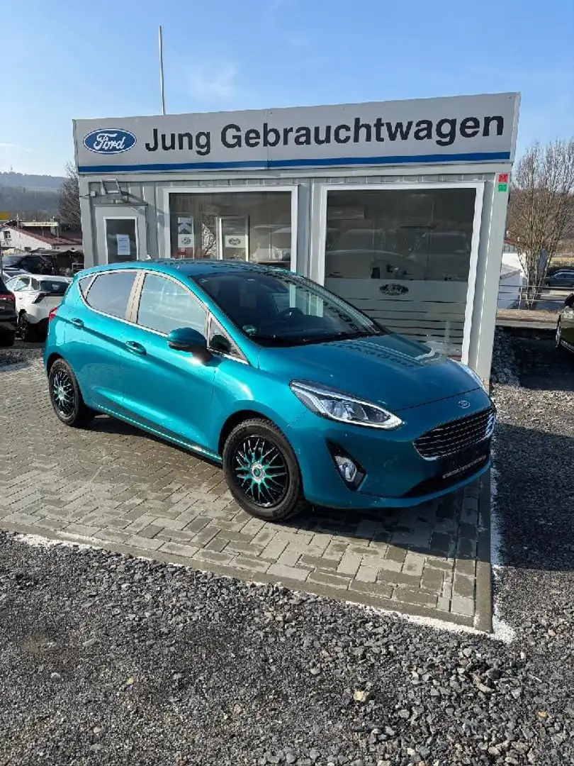 Ford Fiesta Titanium Blau - 1