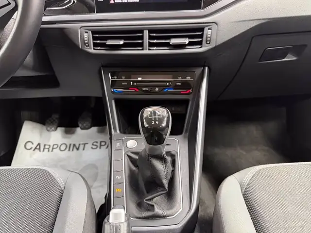 Volkswagen Polo view 13