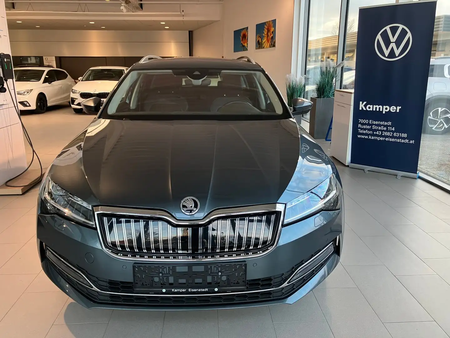 Skoda Superb iV Style DSG Grau - 2