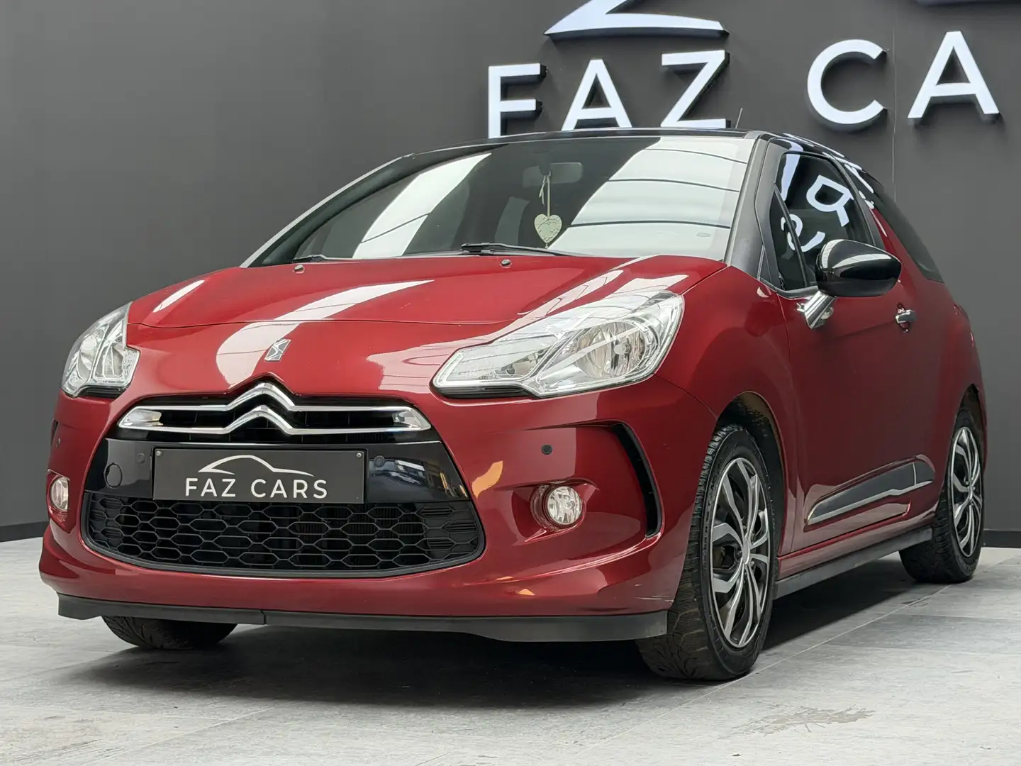 Citroen DS3 1.4 VTi Chic * 1ER PROP + GARANTIE * Rosso - 2