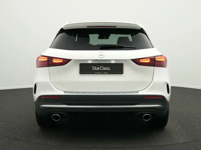 Mercedes-Benz Gla Class view 4