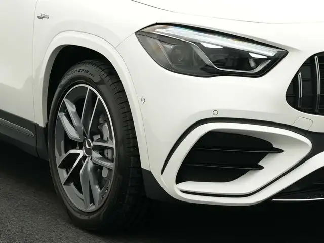 Mercedes-Benz Gla Class view 9