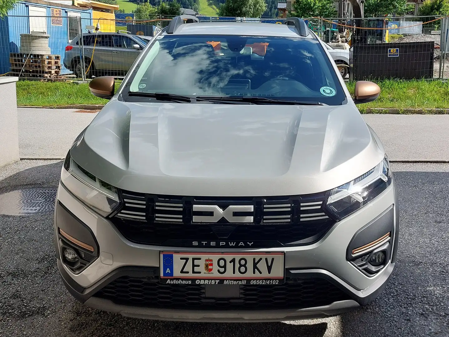Dacia Sandero Sandero Stepway Extreme+ TCe 90 Stepway Extreme+ Grau - 2