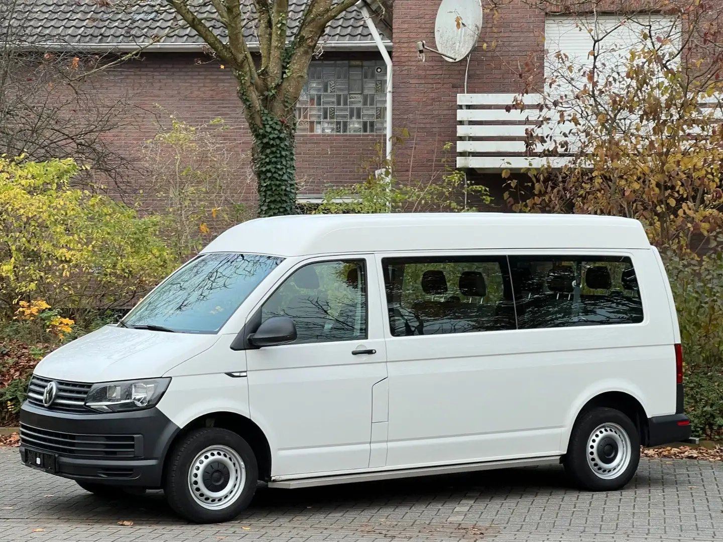 Volkswagen T6 Kombi T6Kombi 2.0 TSi/CNG L2H2 9Sitze Klima Schiebetür Weiß - 1
