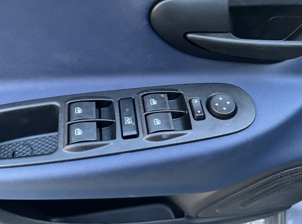 Lancia Ypsilon 2024 — фото 10