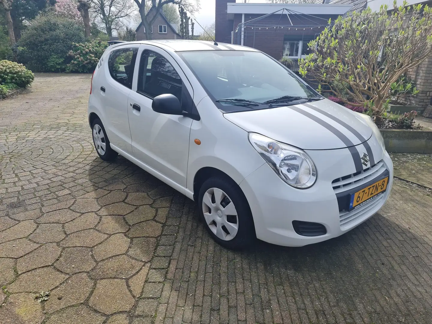 Suzuki Alto 1.0 Comfort Blanc - 1