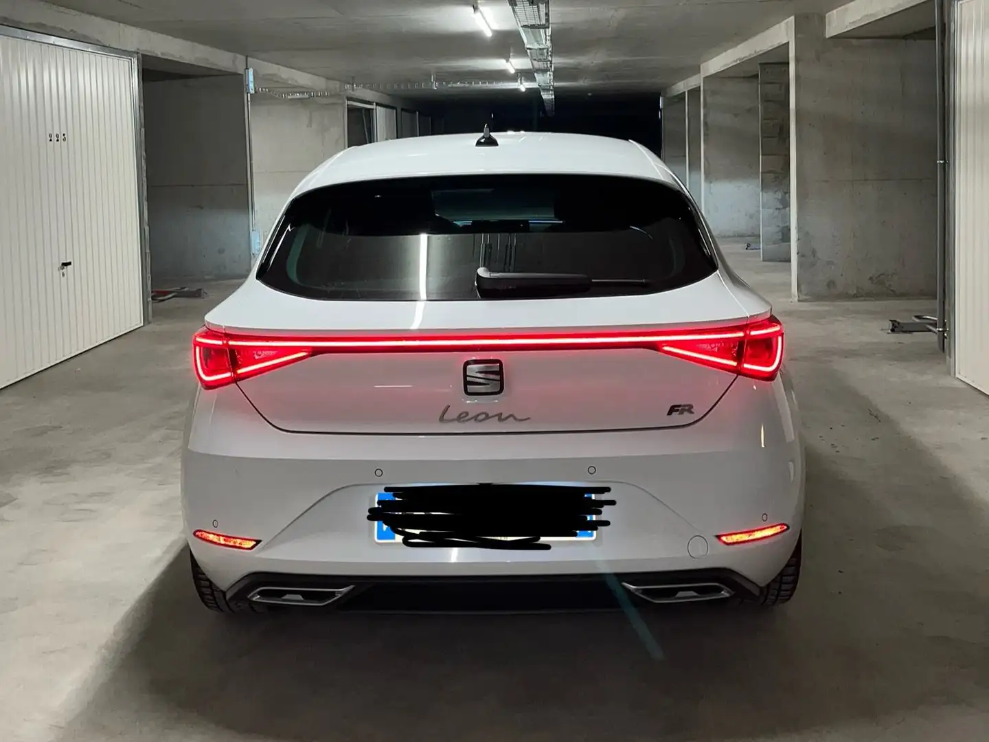 SEAT Leon Leon 1.5 eTSI 150 DSG7 FR One Blanc - 1