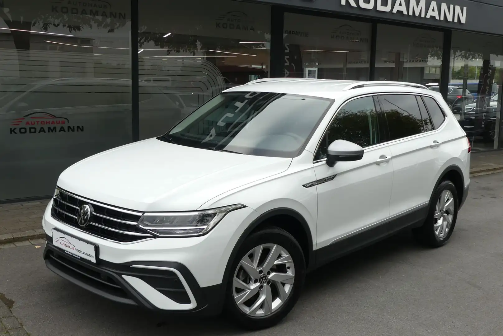 Volkswagen Tiguan Allspace Life 1.5 TSI*LED*AHK*7Sitzer*18" Wit - 2