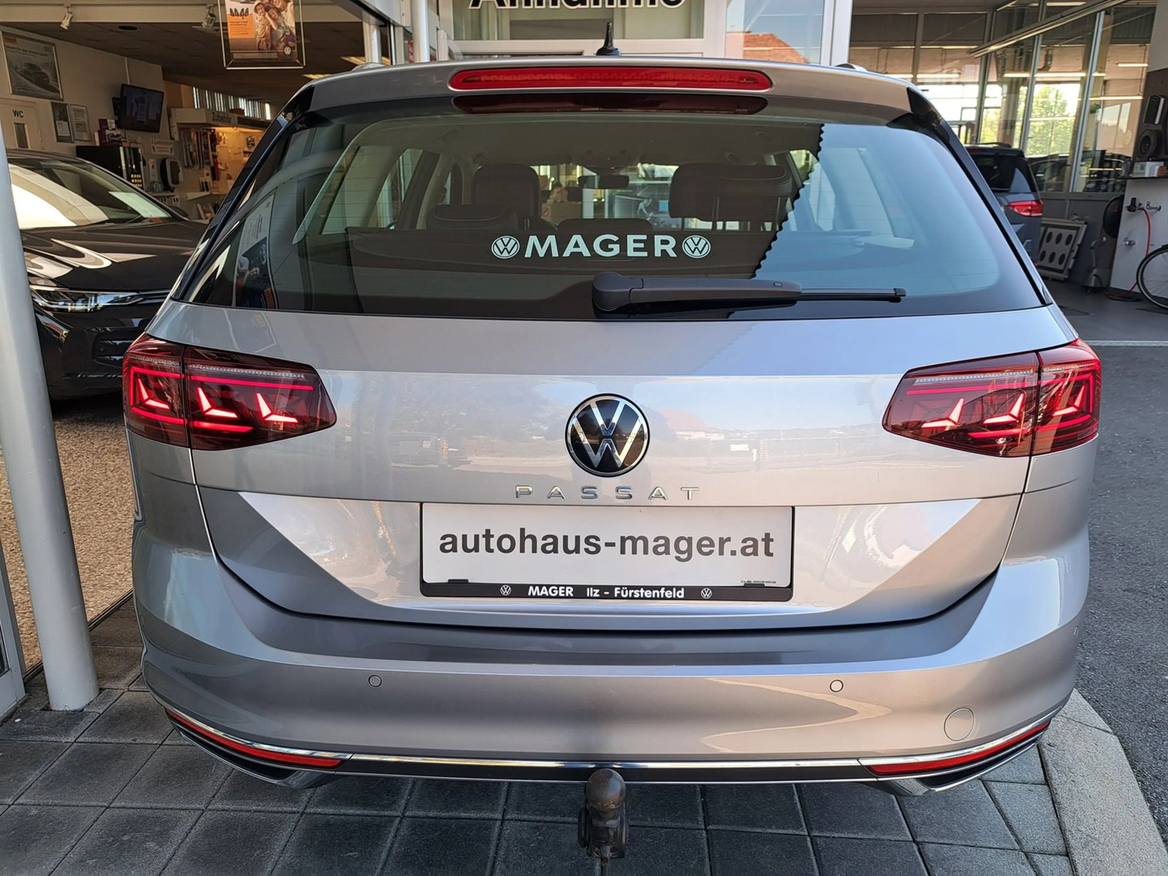 Volkswagen Passat Variant Elegance TDI DSG — photo 8