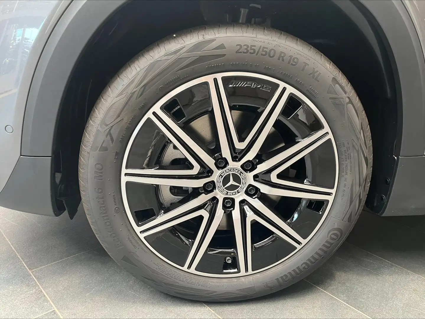 Mercedes-Benz EQB AMG Line AMG Line Grijs - 2
