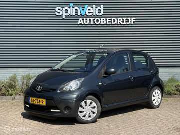 1.0 VVT-i Aspiration - Navi - Airco - 5drs -