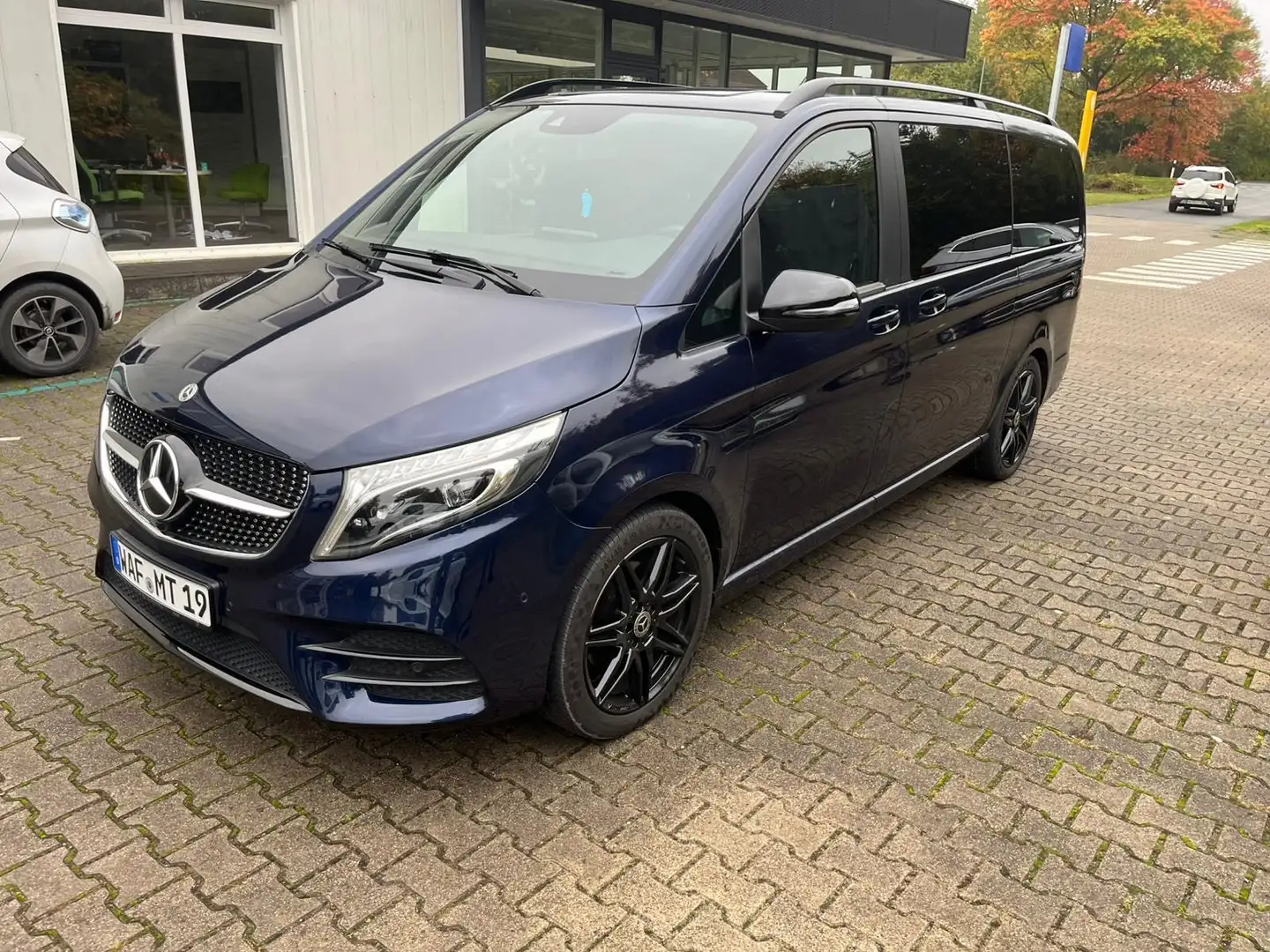Mercedes-Benz V 200 v250 AMG Blau - 1