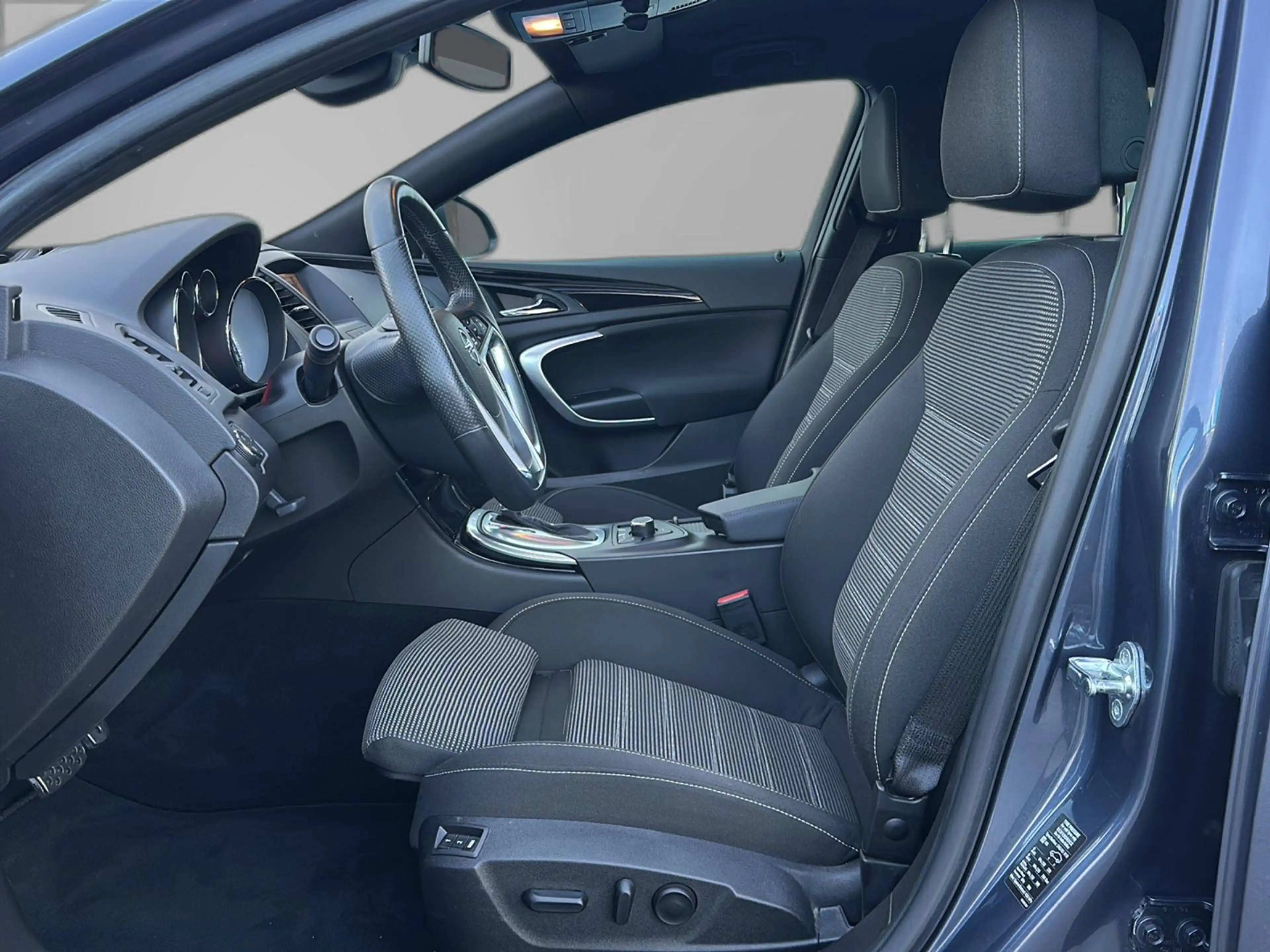 Opel Insignia Sport 4x4*Bi-Xenon*Navi*Temp*PDC*Klima*elek.Sportsitze*OPC-Line-Inter.* — photo 9