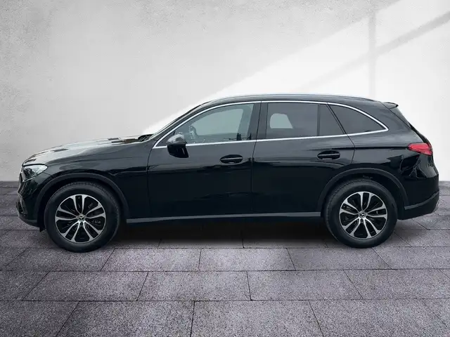 Mercedes-Benz GLC 200 d 4MATIC AVANTGARDE LED AHV LRHZG DISTR Ansicht 3