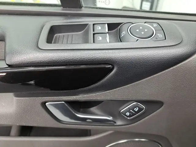 Ford Tourneo Custom view 10