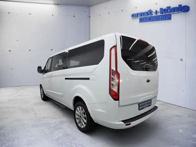 Ford Tourneo Custom view 4
