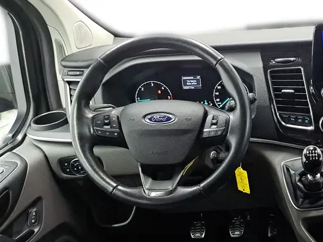 Ford Tourneo Custom view 12