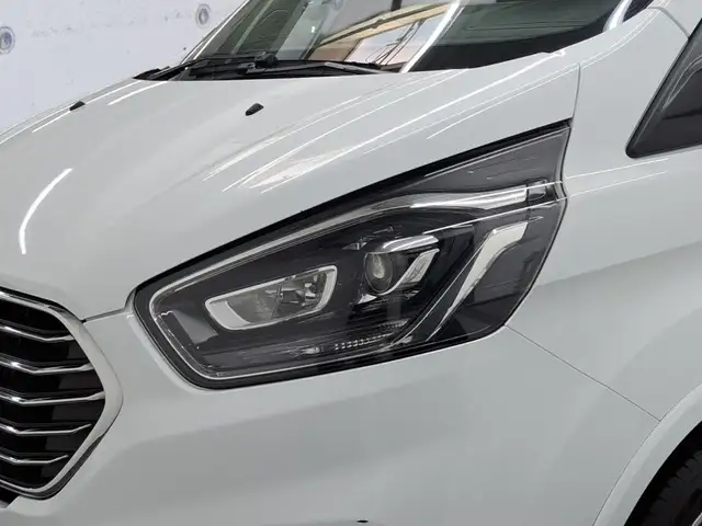 Ford Tourneo Custom view 5