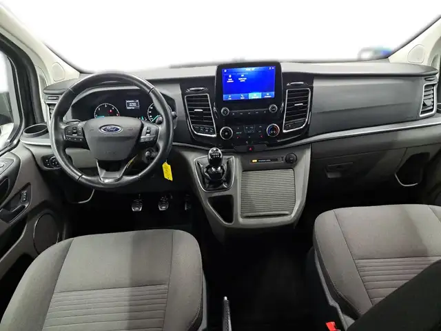 Ford Tourneo Custom view 11