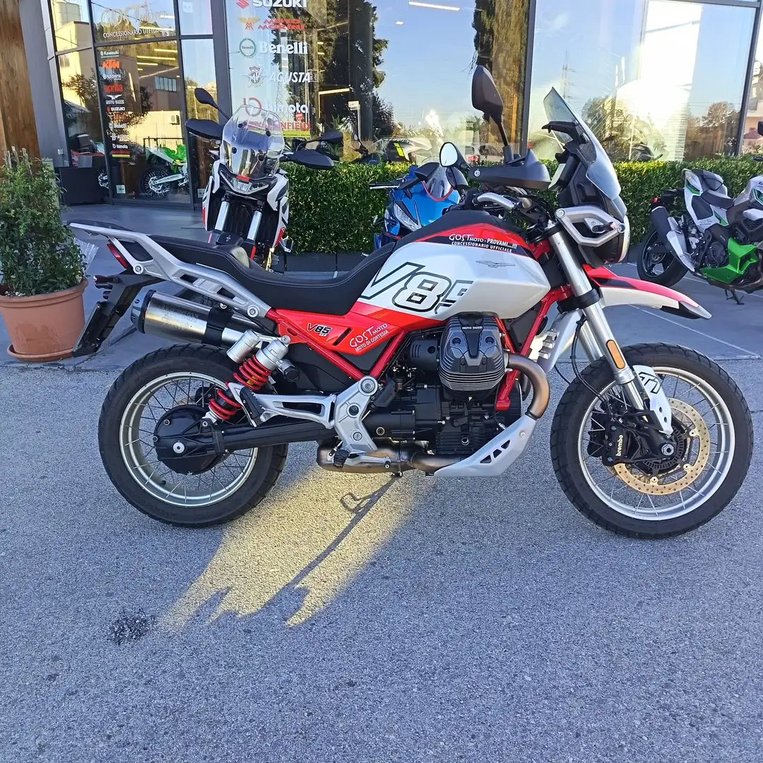 Moto Guzzi V 85 ROSSO FUJI | FS72614 - 2