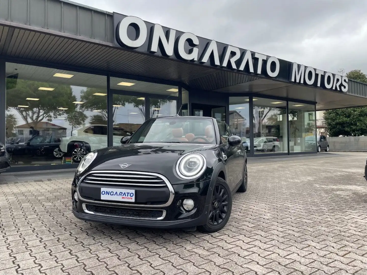 MINI One Cabrio 1.5 One Cabrio #Led #Sedili.Riscaldabili Fekete - 1