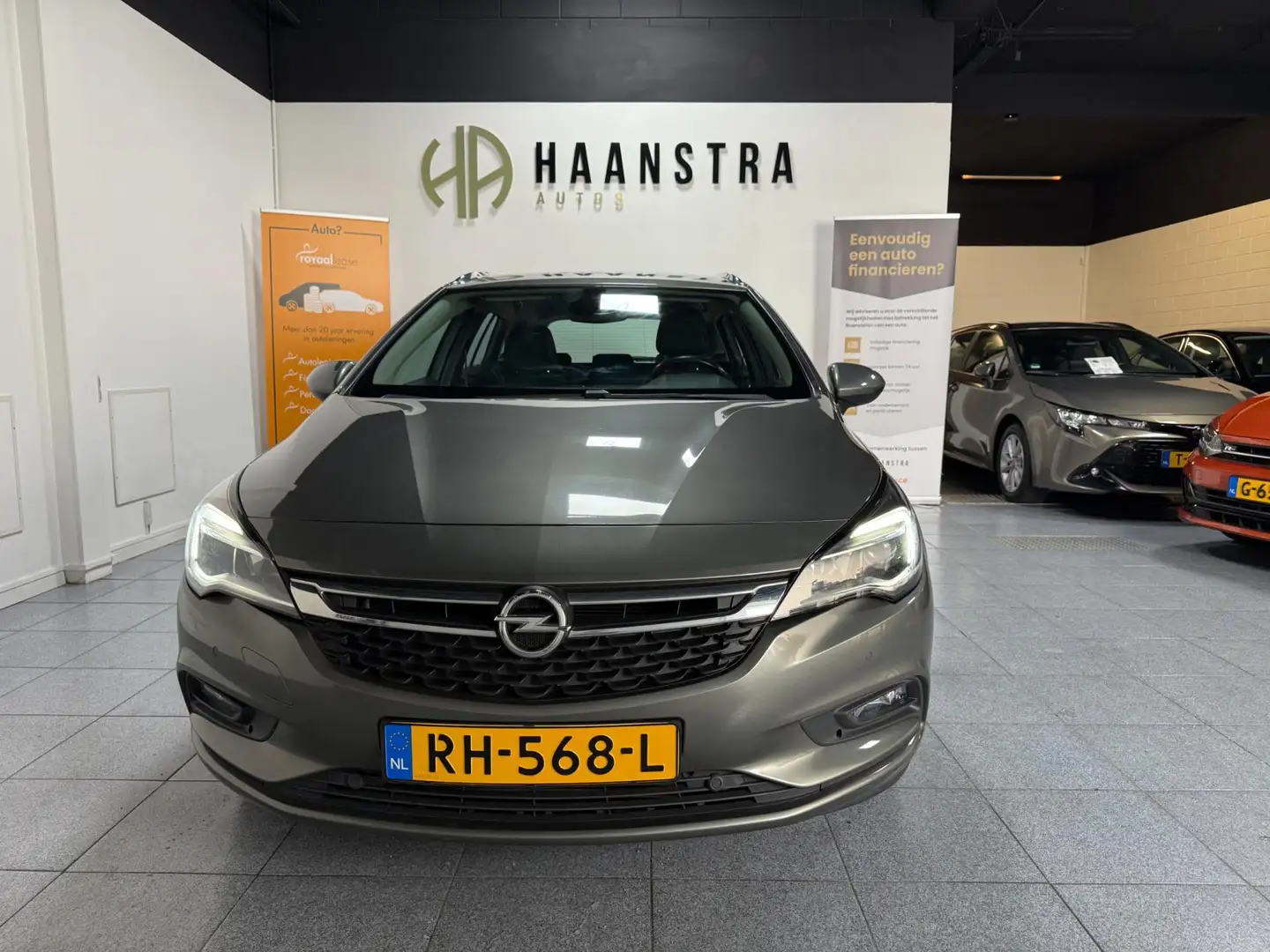 Opel Astra Sports Tourer 1.4 Online Edition Turbo 150 PK Navi Grijs - 2