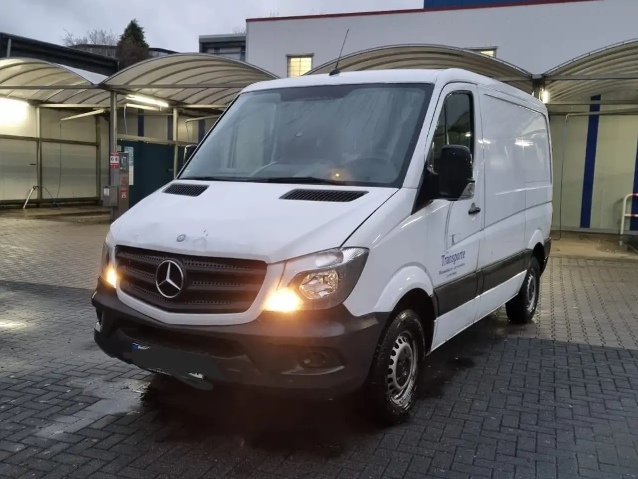 Mercedes-Benz 210/310
