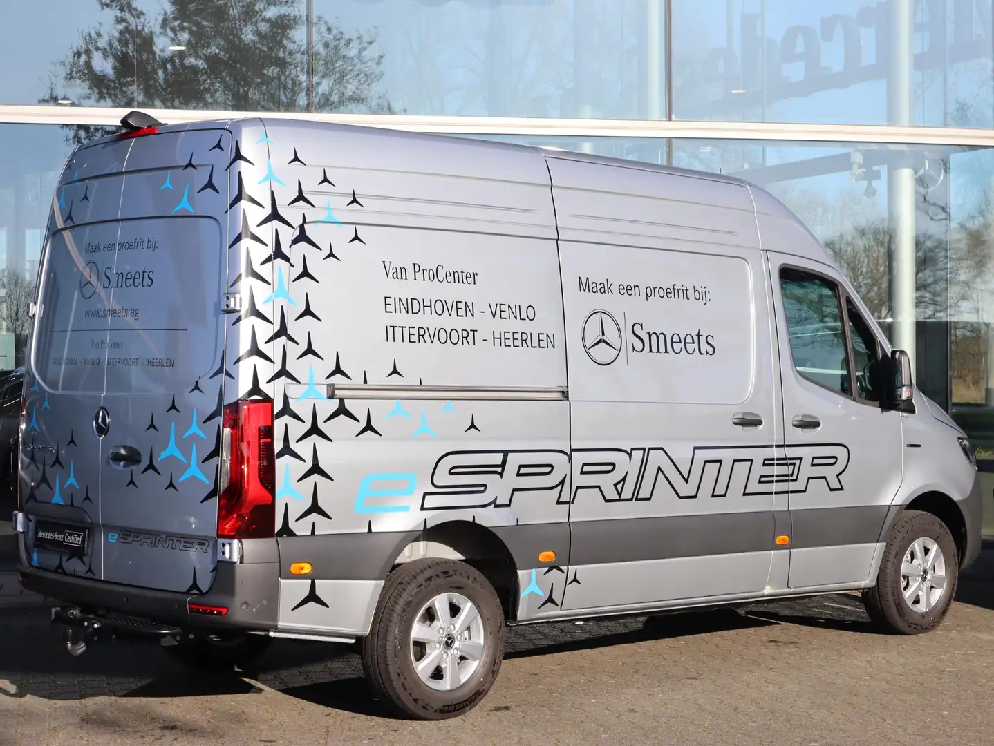 Mercedes-Benz 320 eSprinter L2 PRO LED 266km WLTP Argintiu - 2