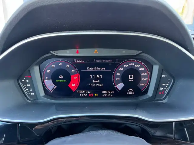 Audi Q3 view 13