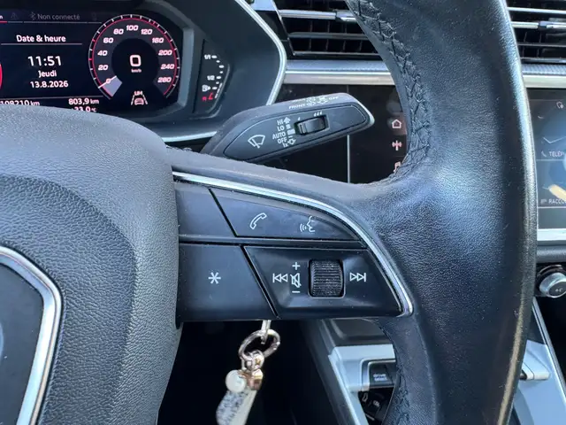 Audi Q3 view 15