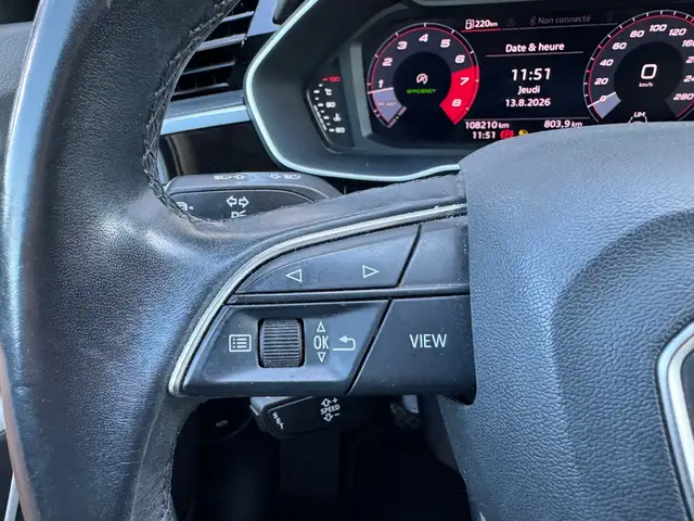 Audi Q3 view 14